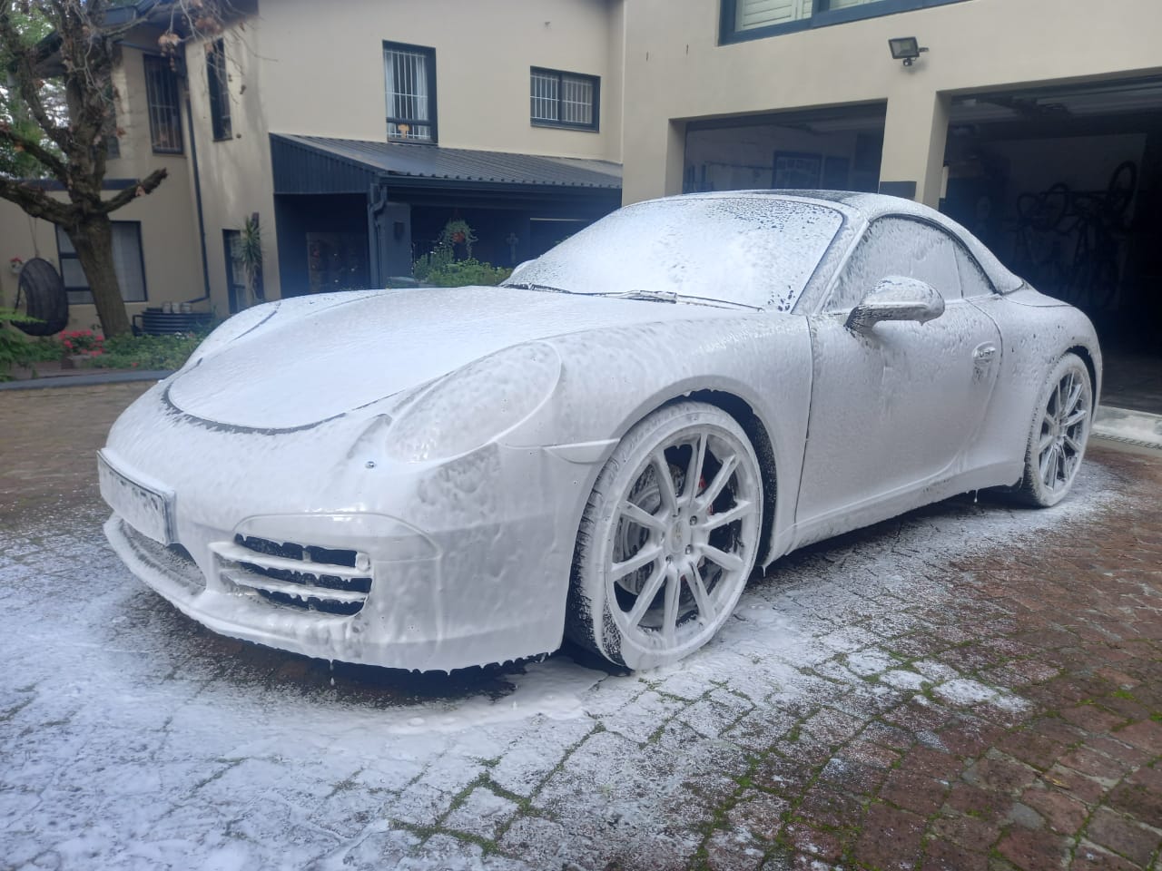 Express Exterior & Wheels Detail + Dressing Service Package